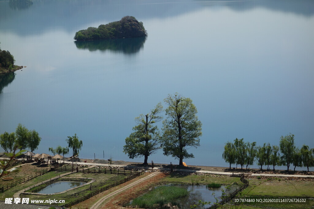 湖畔风光 宁静自然景致