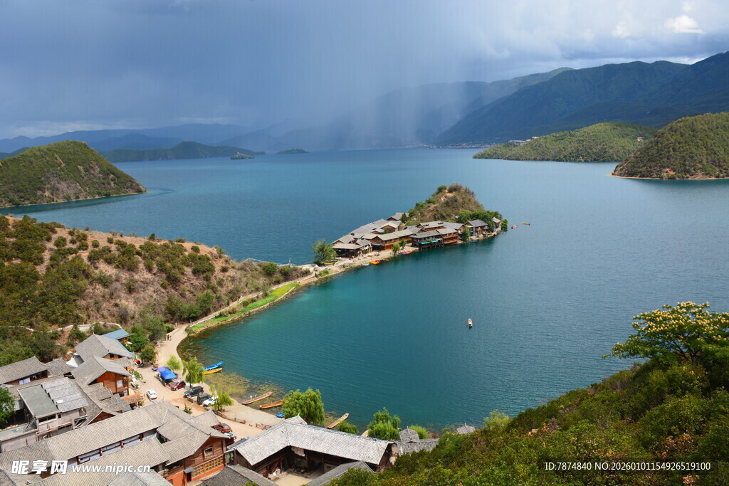 湖畔美景 岛屿点缀山水间