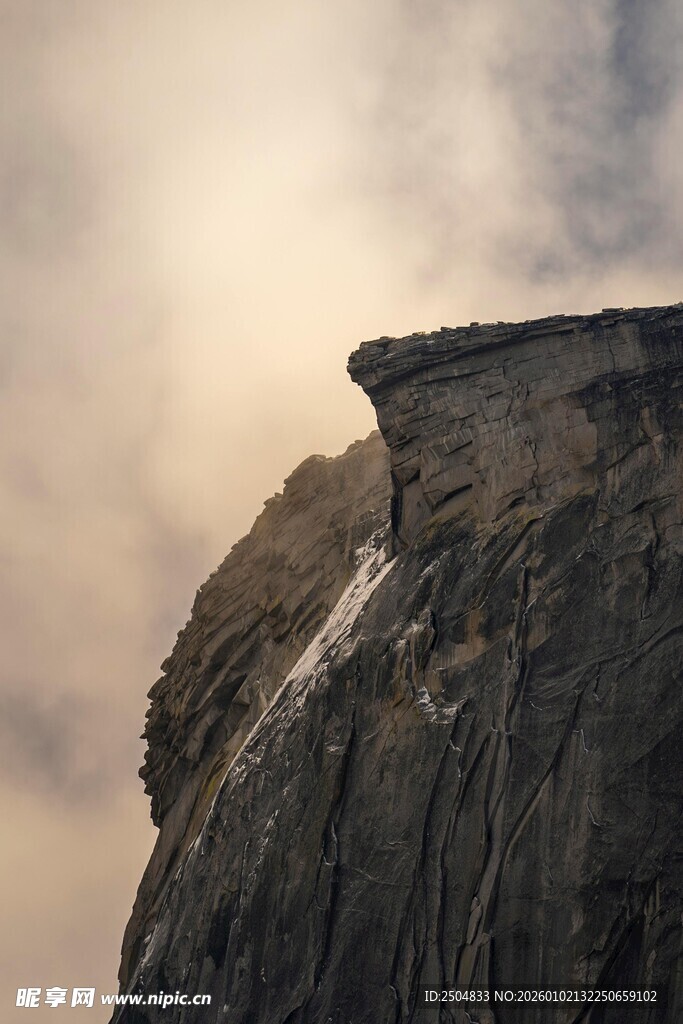 悬崖峭壁上的壮丽景致