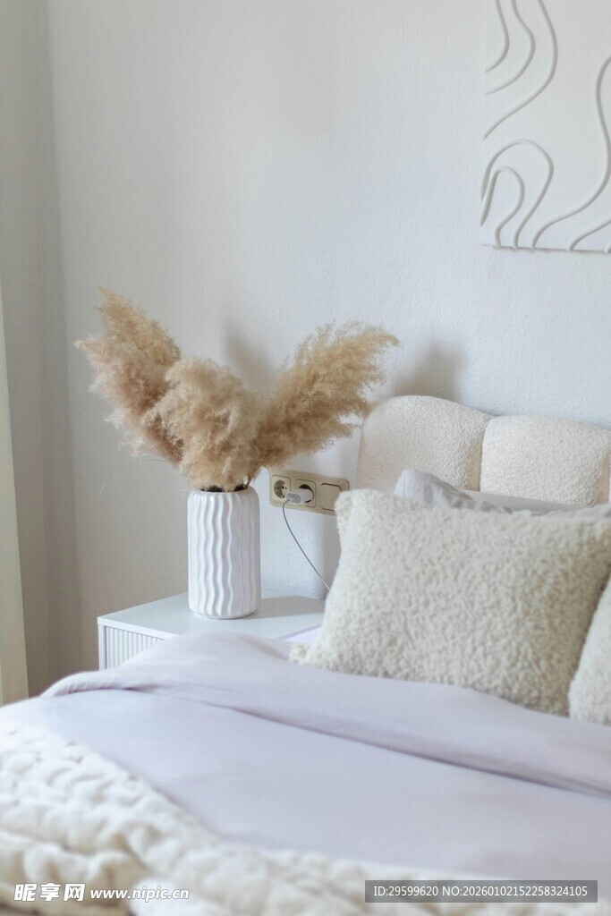 简约温馨卧室床品布置