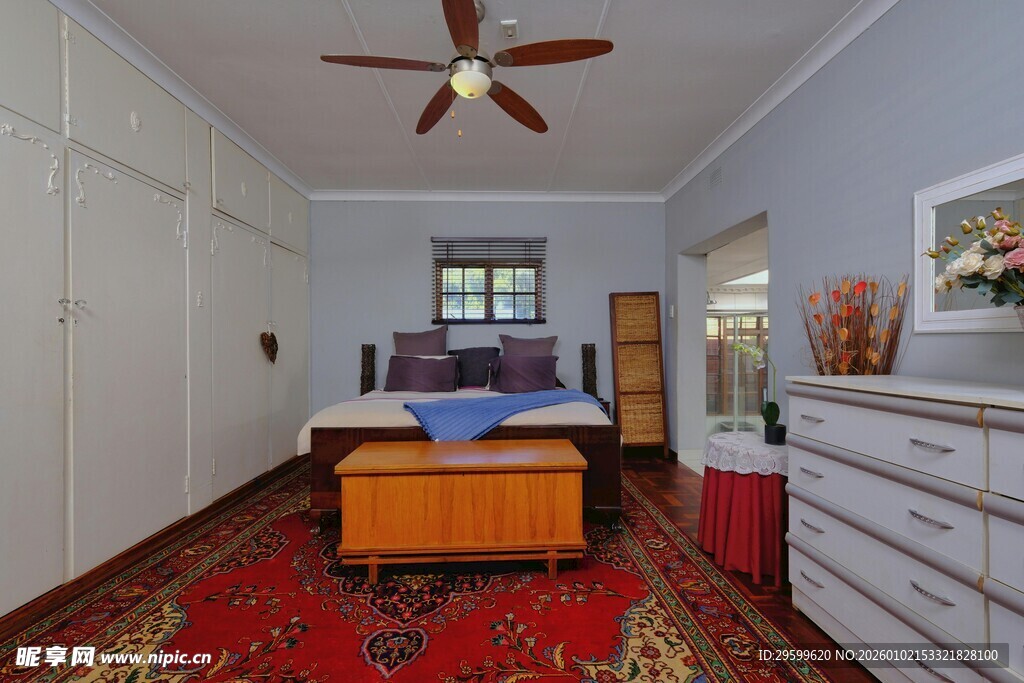 温馨舒适的卧室室内场景