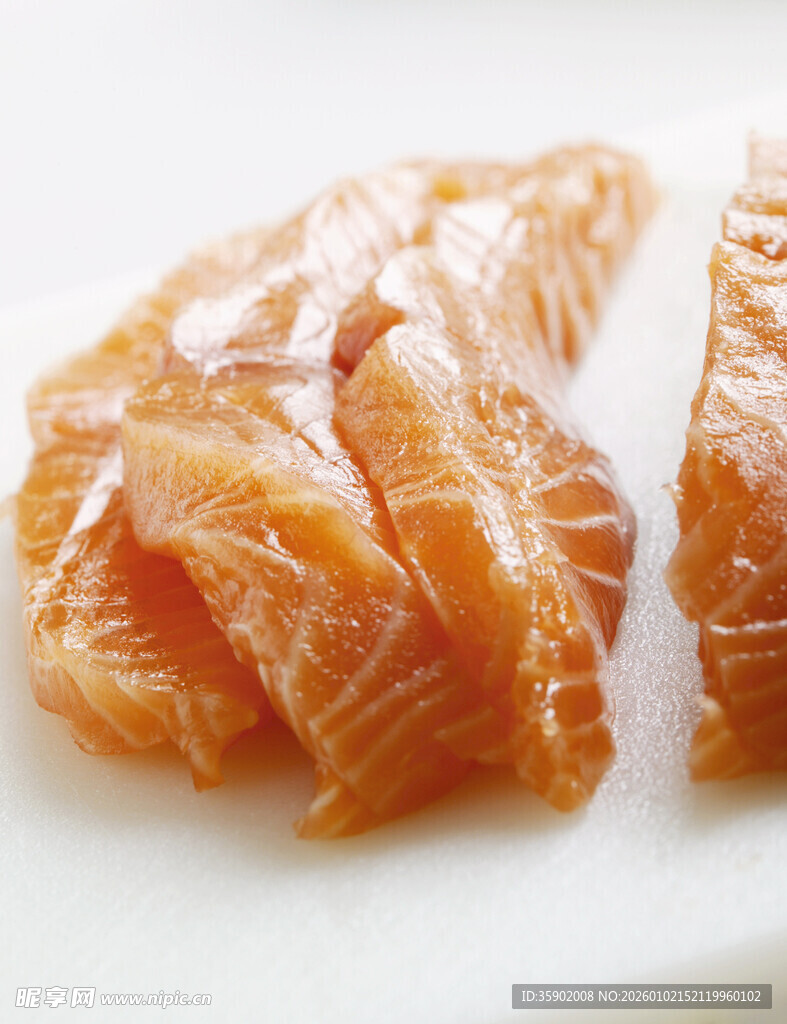 新鲜三文鱼切片