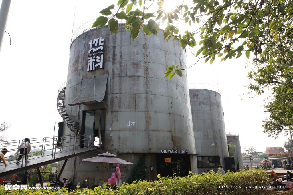 工业风水泥筒仓建筑景观