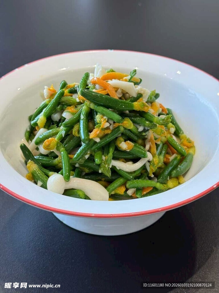 白玉菇炒小黄瓜仔