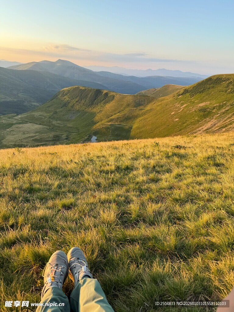 山野间惬意的放松时刻