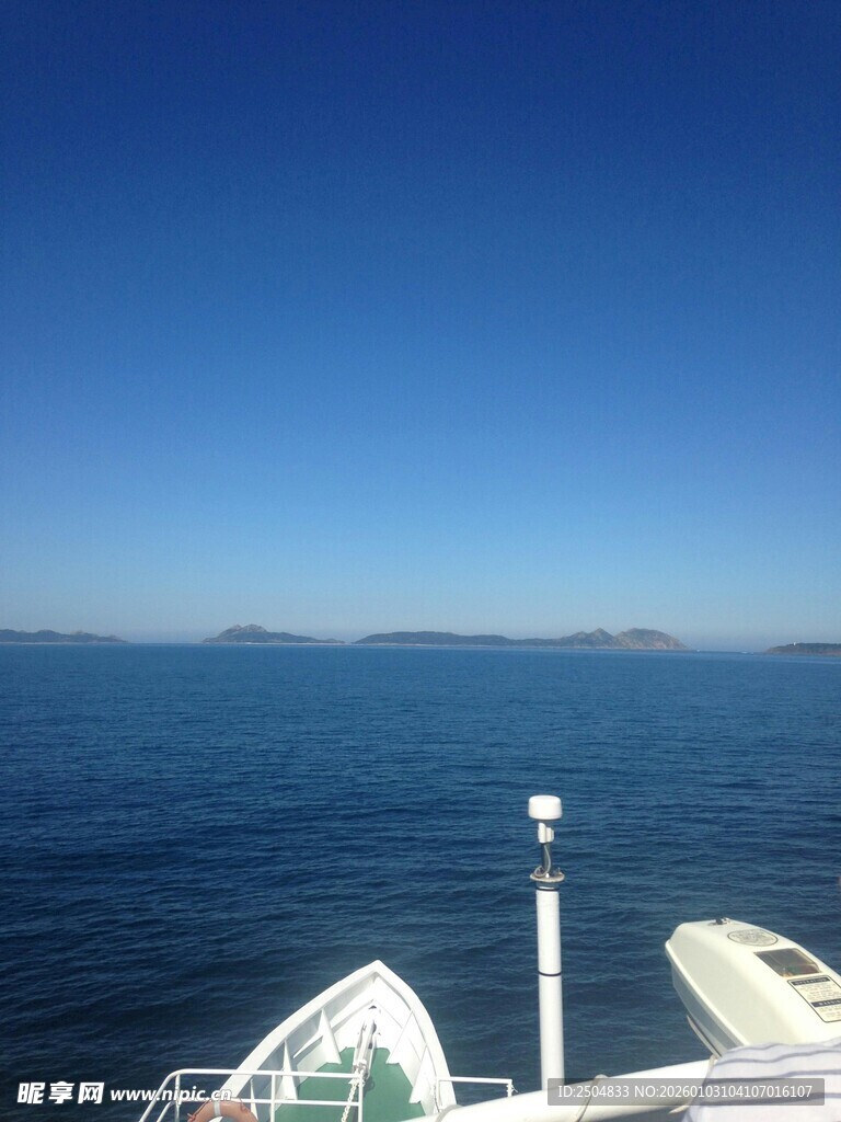 海上航行风景