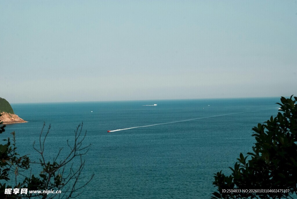 海边景致 远眺碧海与船只