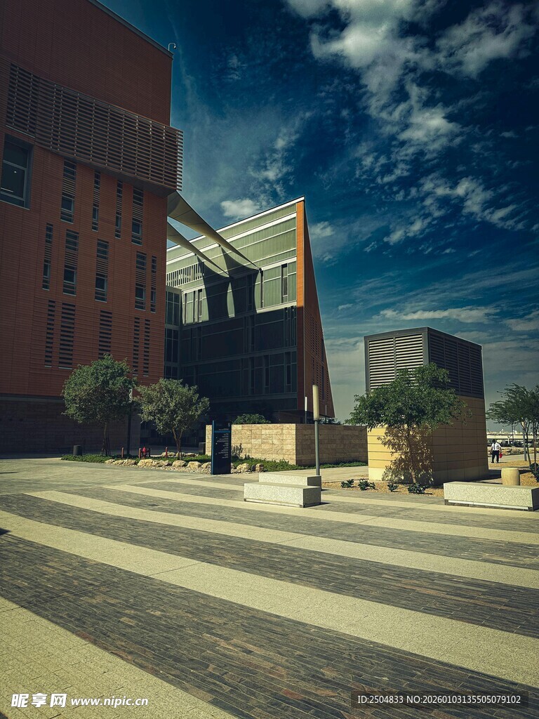 城市广场现代建筑景观