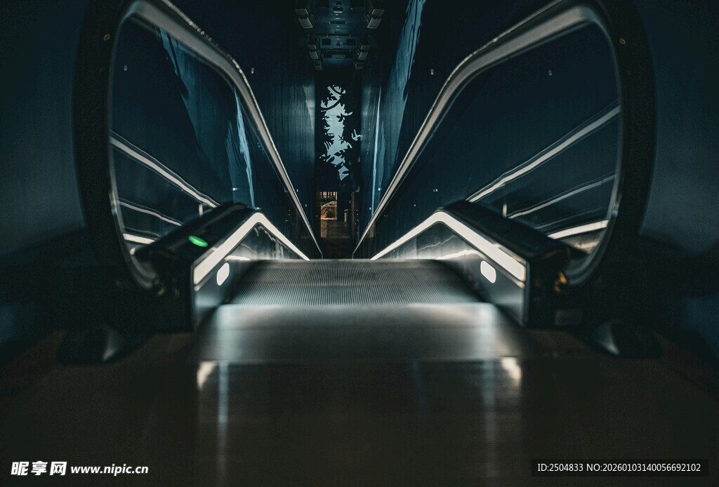 炫酷科幻车门开启瞬间