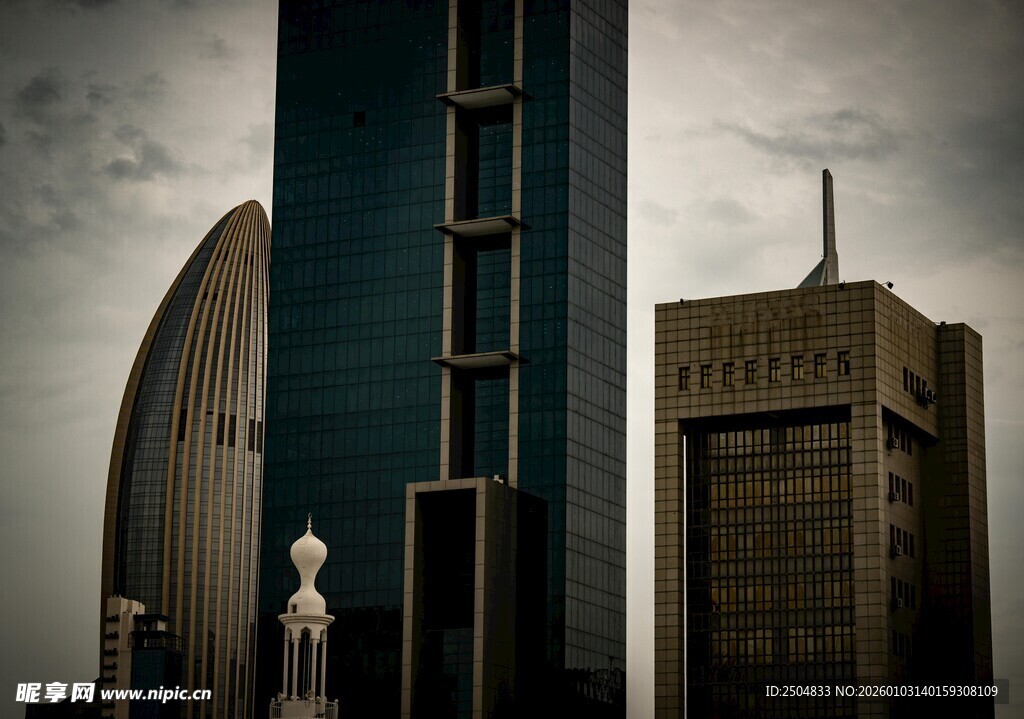 城市建筑与雕像景观