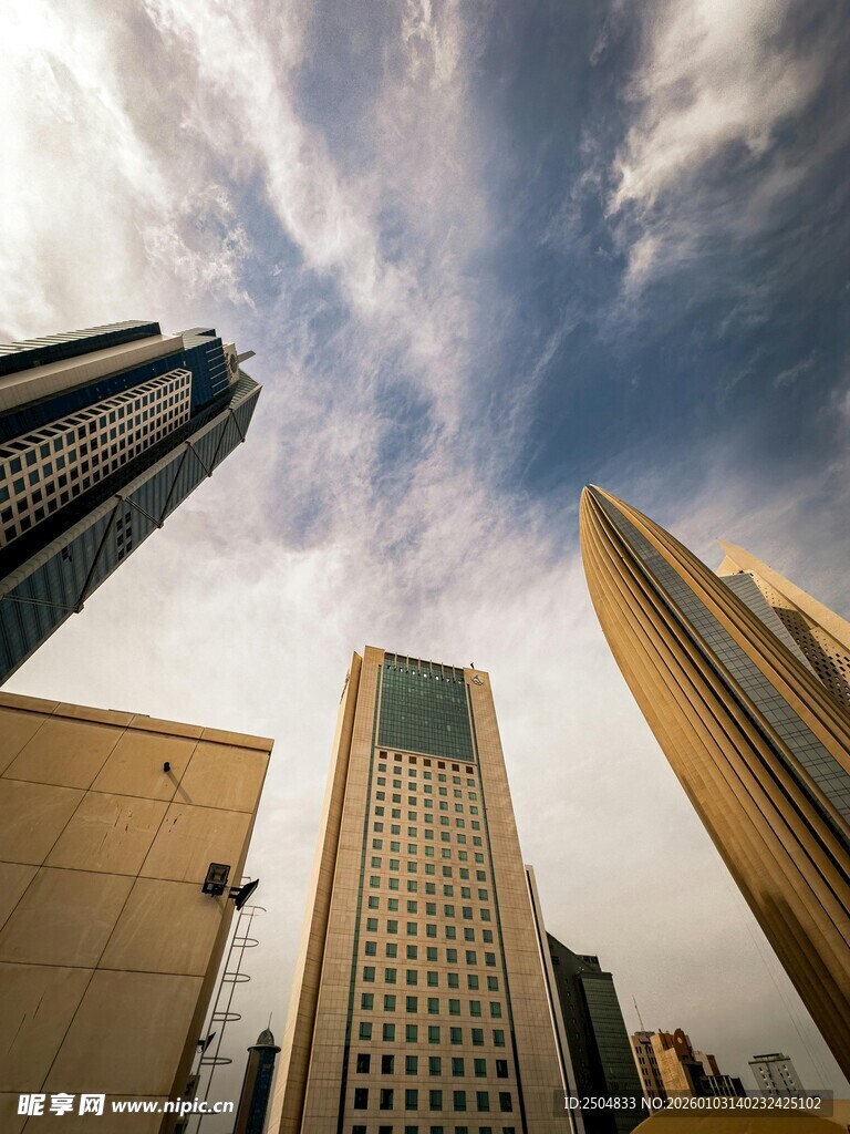 城市天际线中的摩天大楼