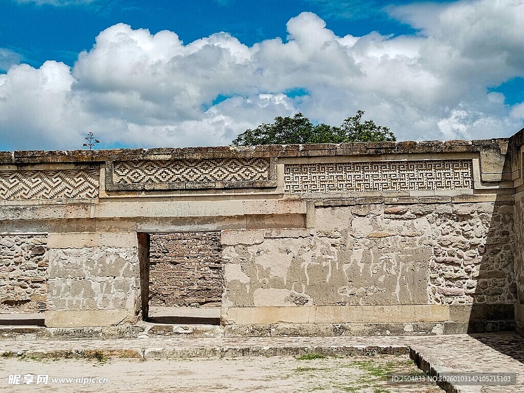 古老石墙建筑遗迹