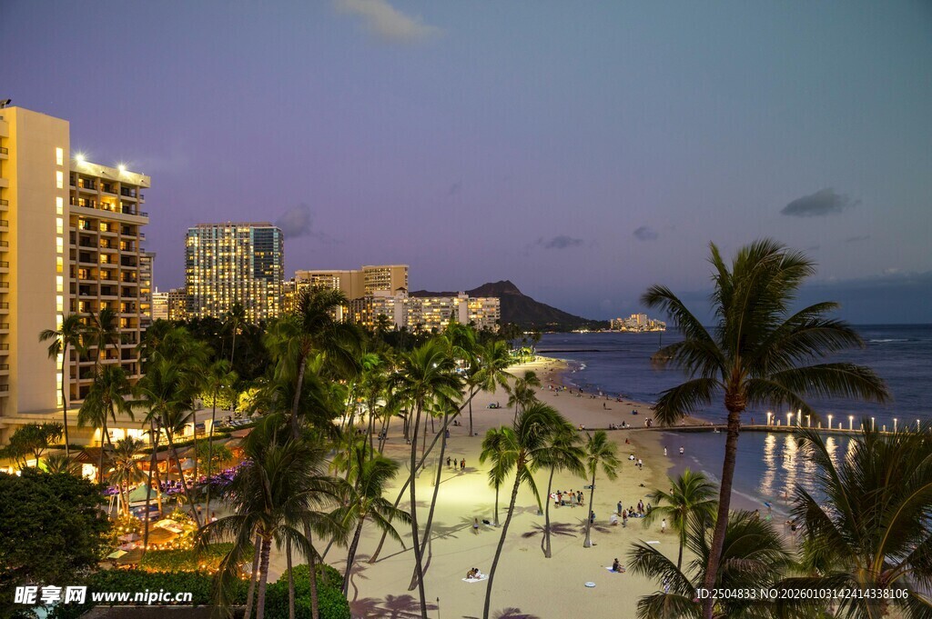 海滨城市黄昏美景