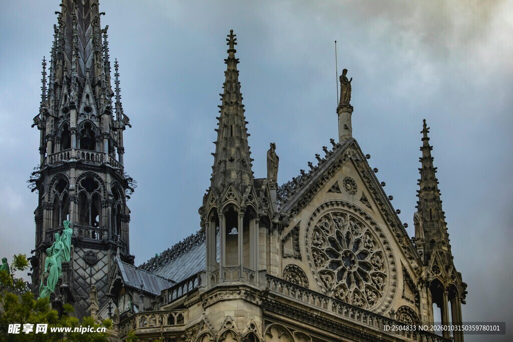 巴黎圣母院哥特式建筑风貌