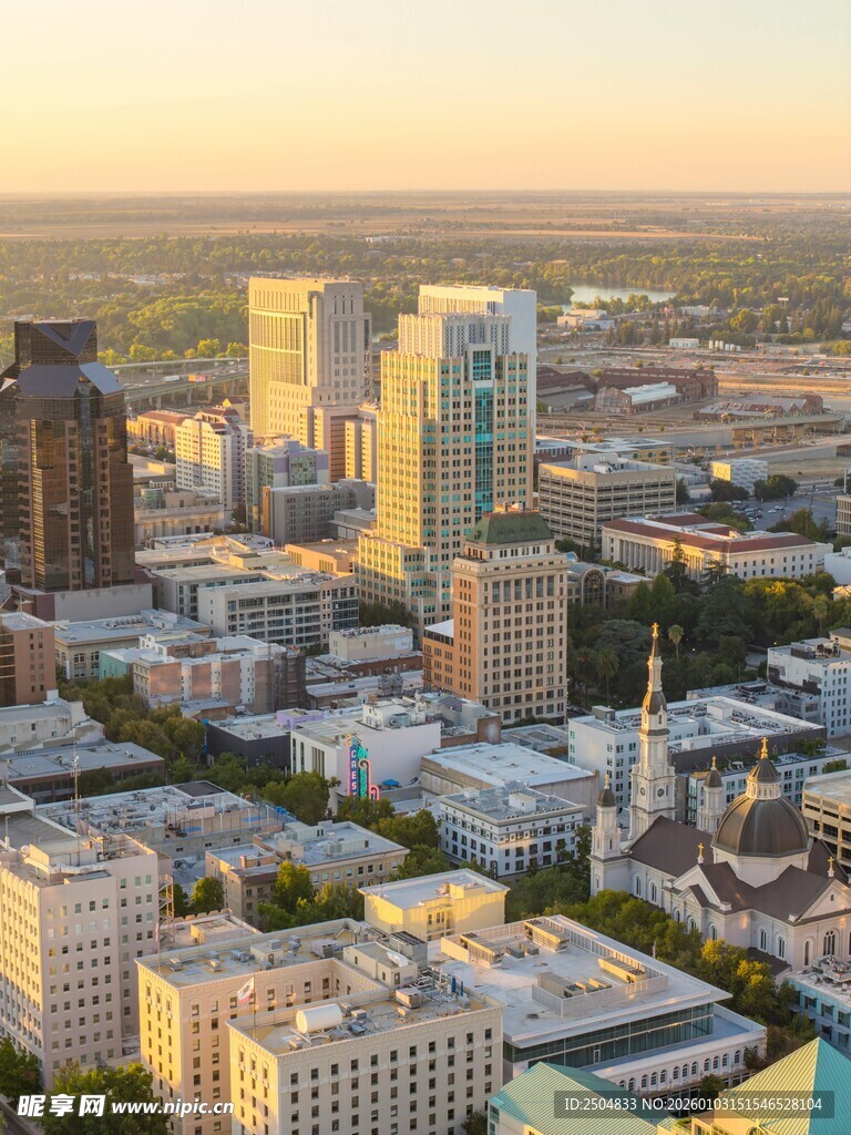 城市天际线 黄昏下的繁华