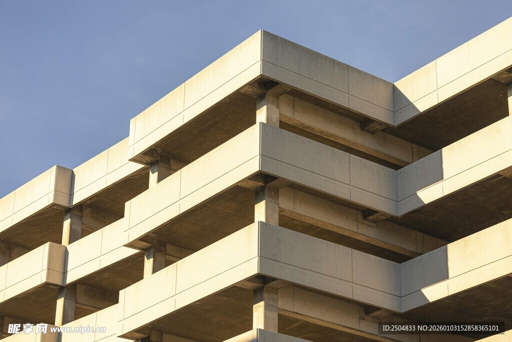 现代风格多层建筑外观