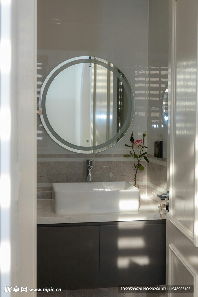 现代简约风格浴室洗手台