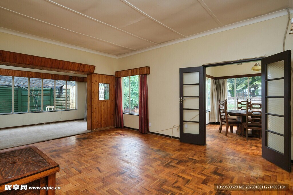 复古温馨木质客厅空间