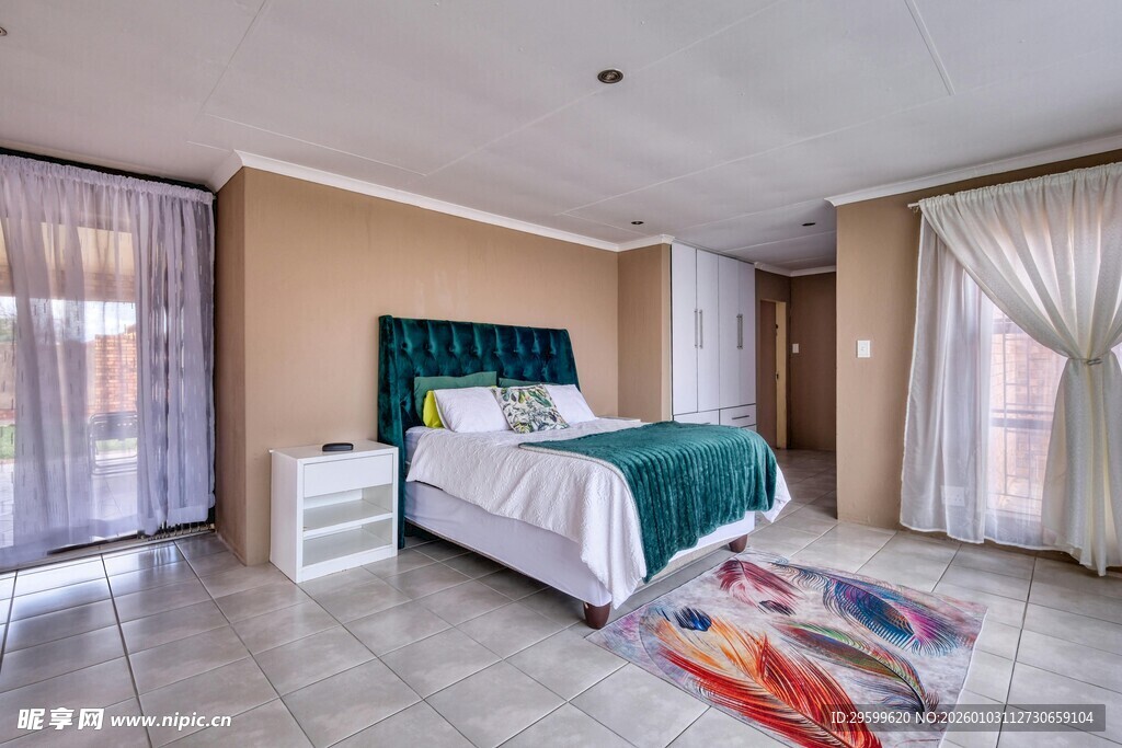 现代风格温馨卧室展示