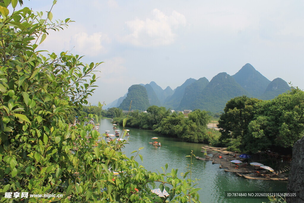 秀丽漓江山水风光图