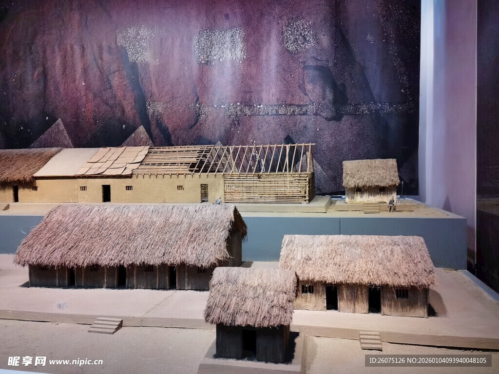 博物馆内古代村落建筑模型展示