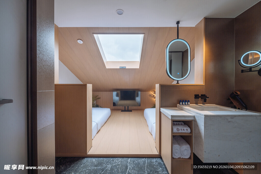 现代简约风阁楼卧室空间