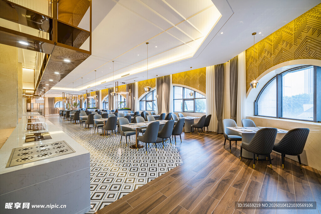 现代风格宽敞明亮餐厅空间