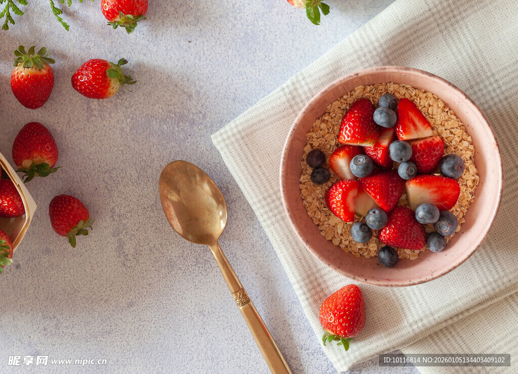 莓果燕麦碗