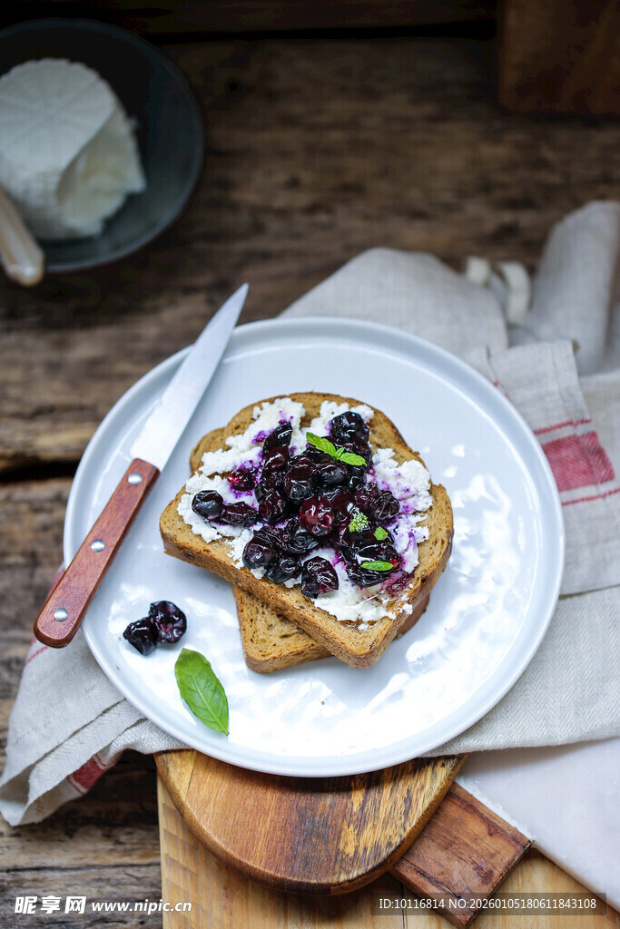 蓝莓吐司
