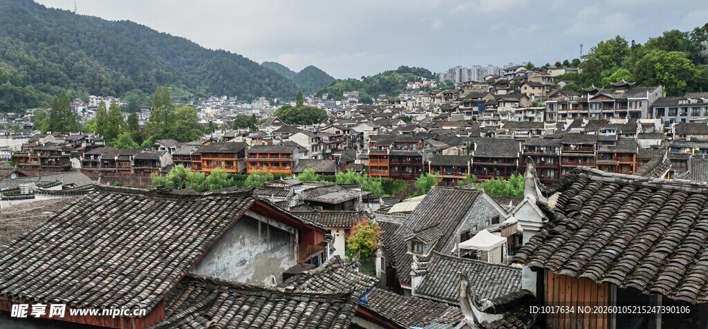 凤凰古镇古村落全景