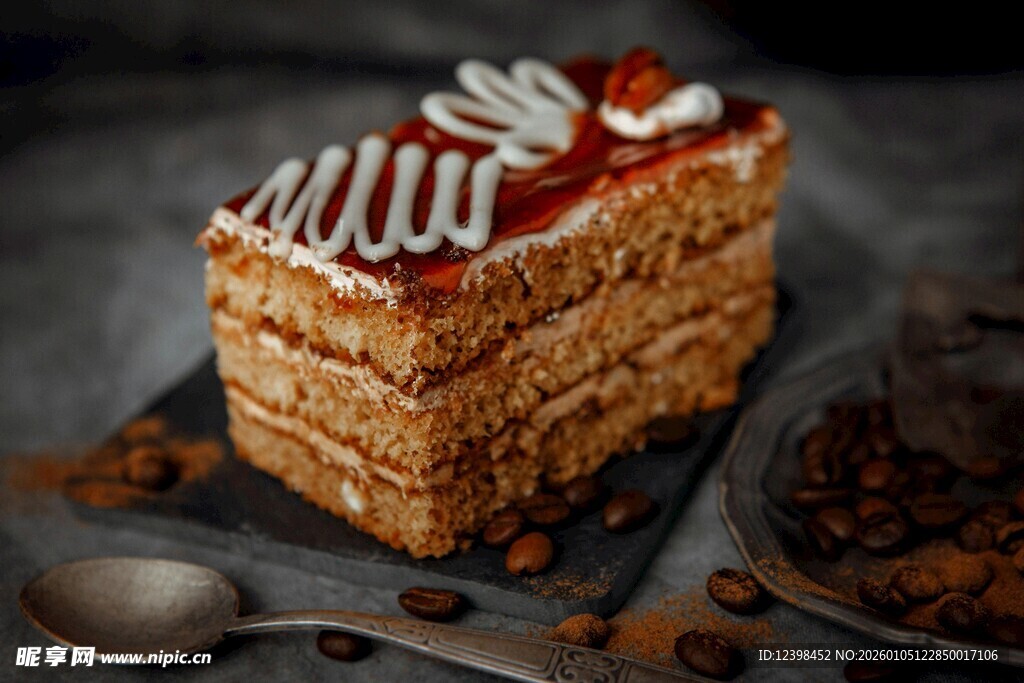 美味多层巧克力蛋糕