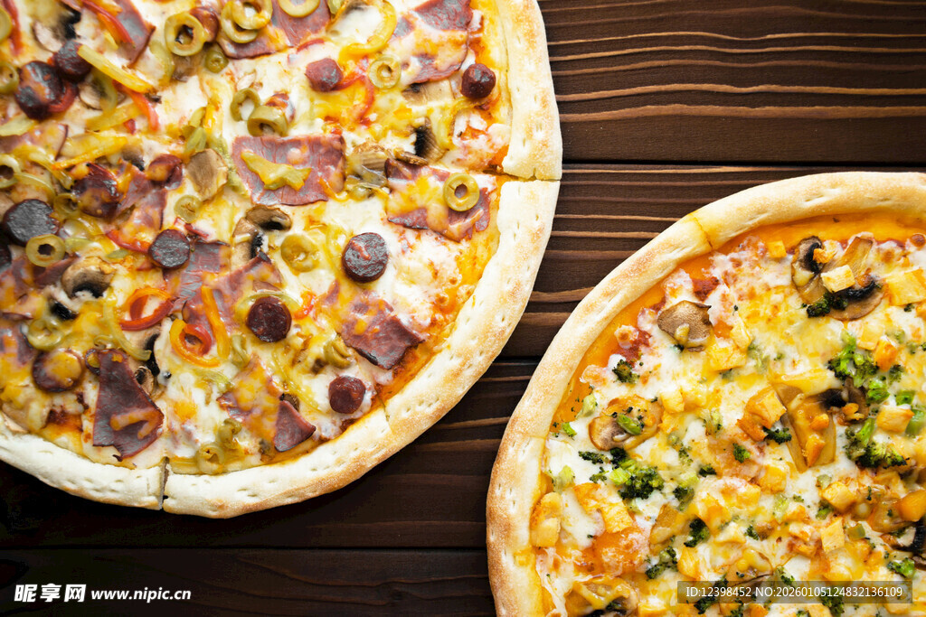 美味双拼披萨诱人呈现