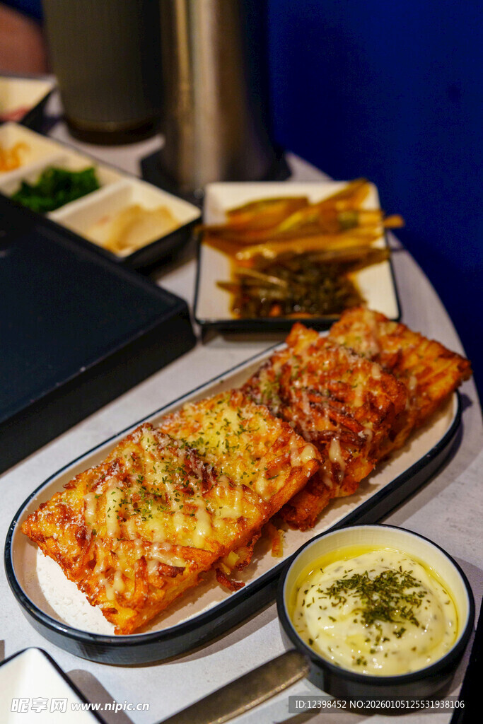 美味芝士烤物配特色蘸酱