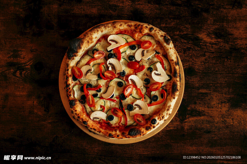 美味多彩蔬菜披萨