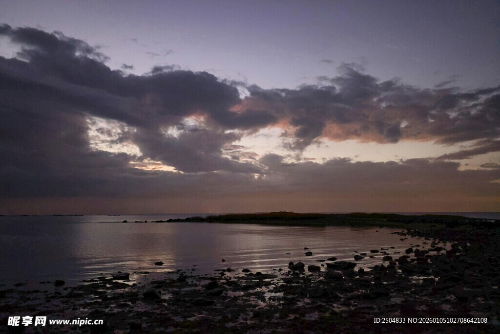黄昏海边景色