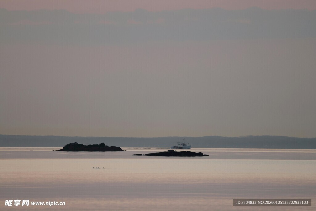 海上孤屿 静谧黄昏景致