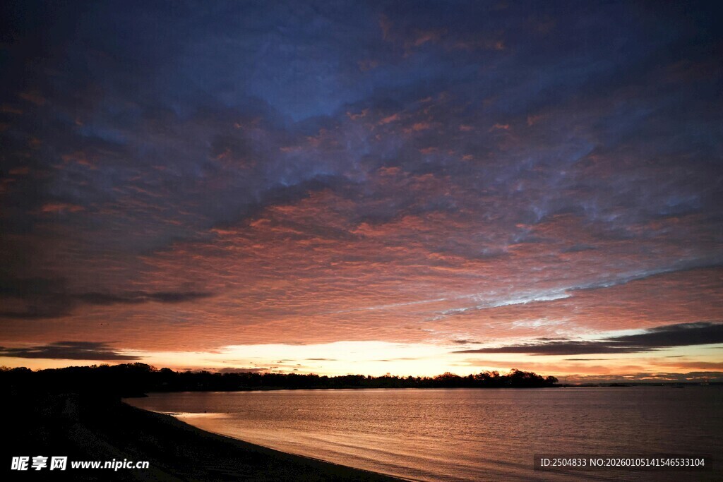 海边绚丽晚霞美景