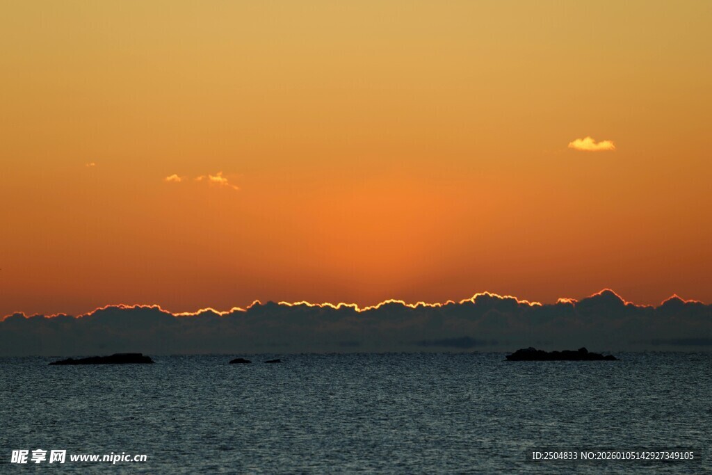海上壮丽日落景观