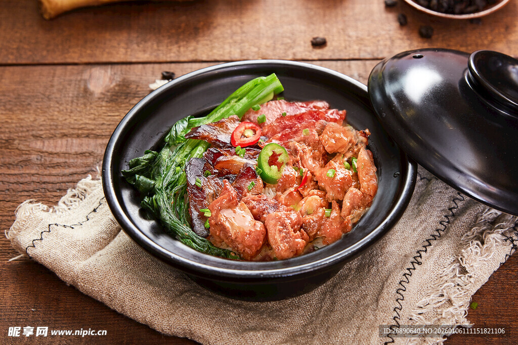 美味虾仁煲仔饭