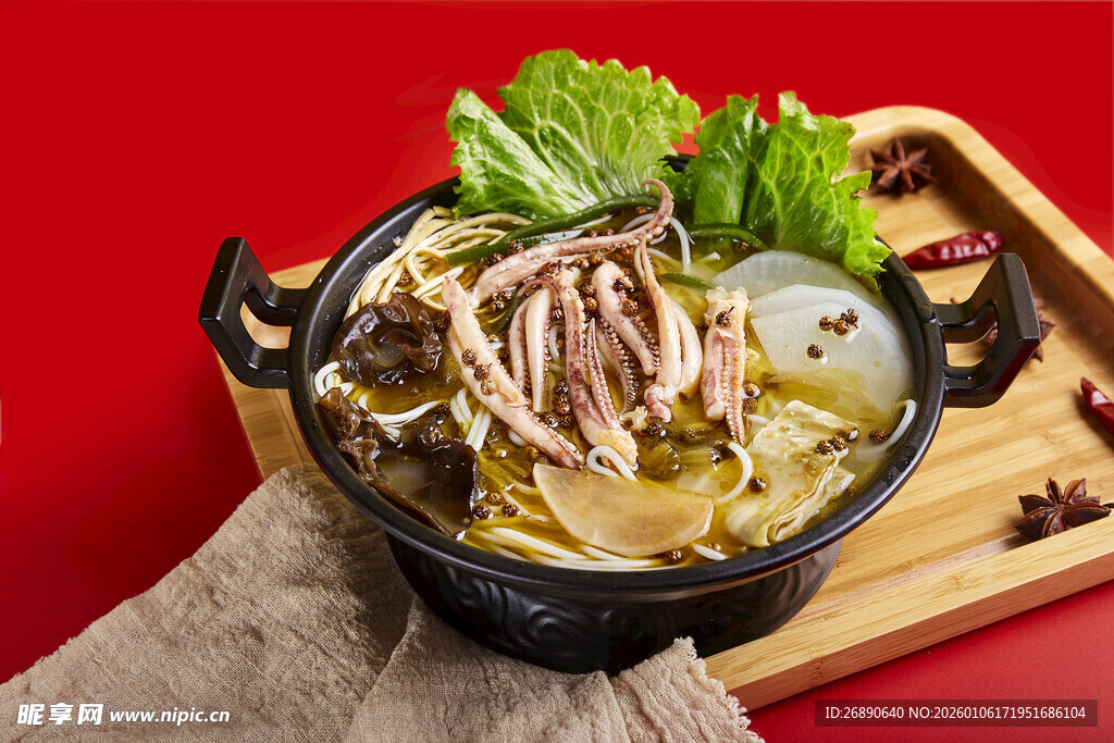 美味砂锅菜 食材丰富诱人