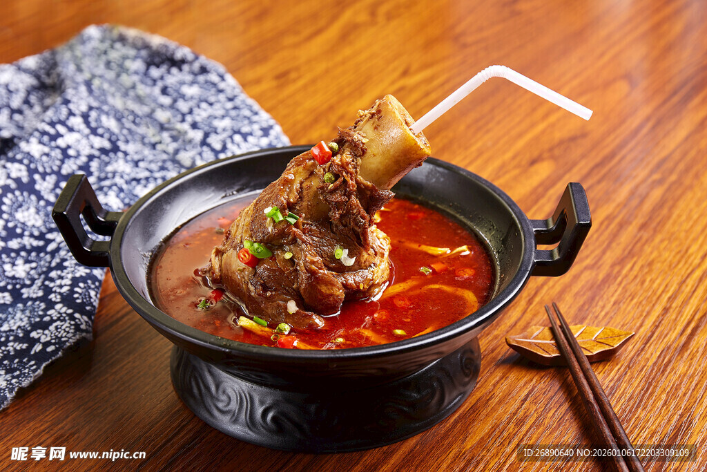 香辣炖筒骨 美味诱人