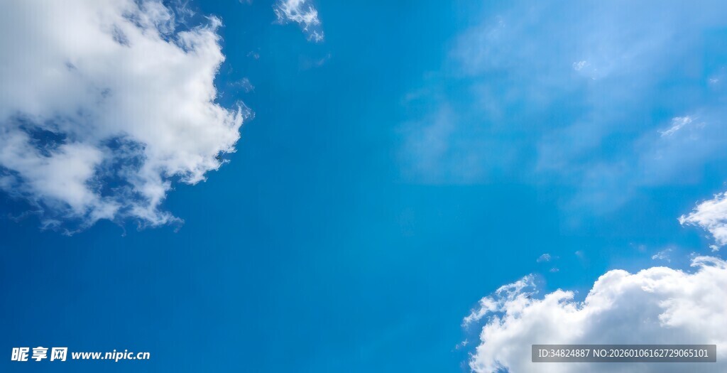 晴朗蓝天与白云