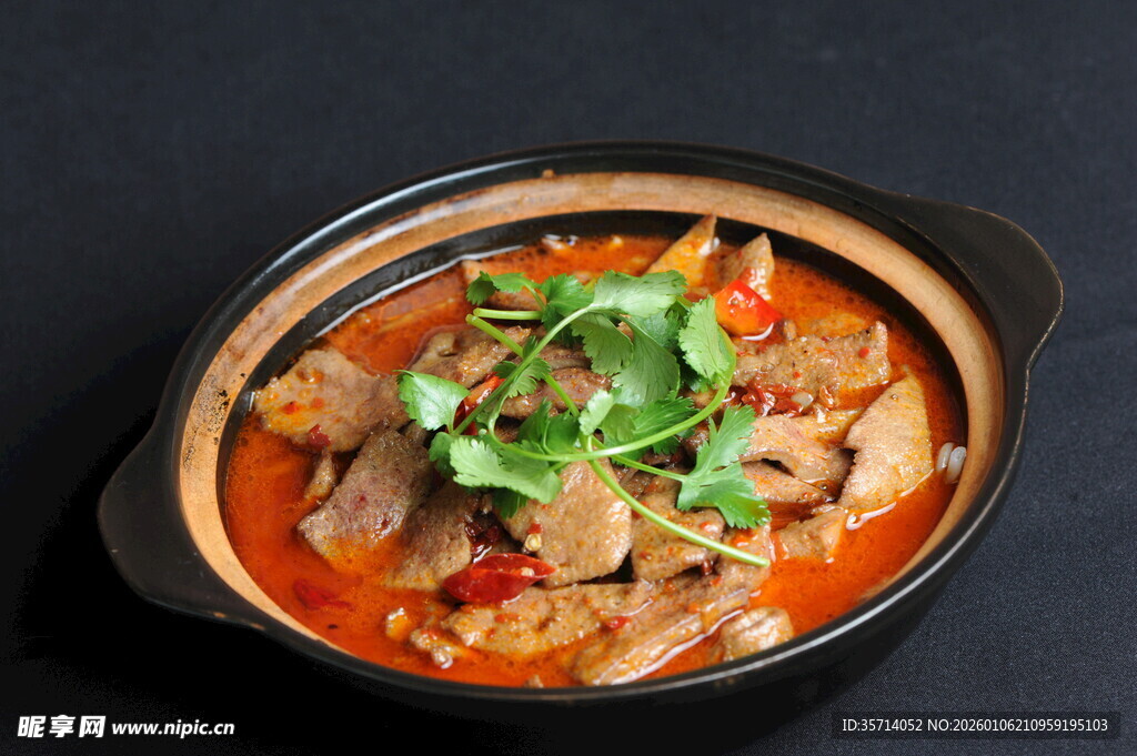 美味红烧排骨砂锅