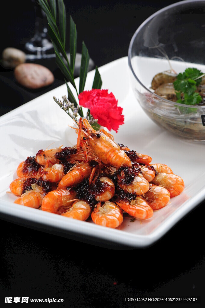 美味虾摆盘精致