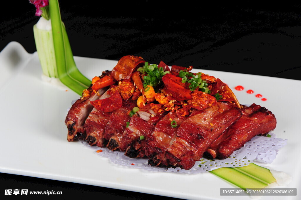 美味香辣烤排骨