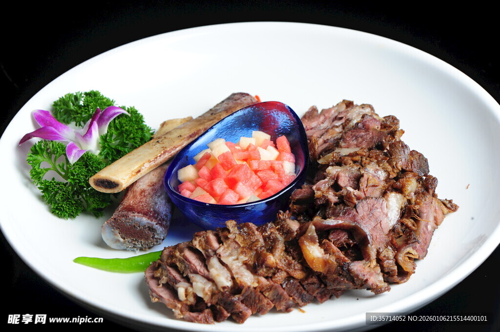 美味牛排配特色配菜