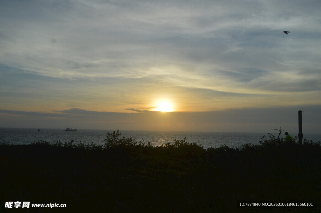 日落时分的美丽天际线