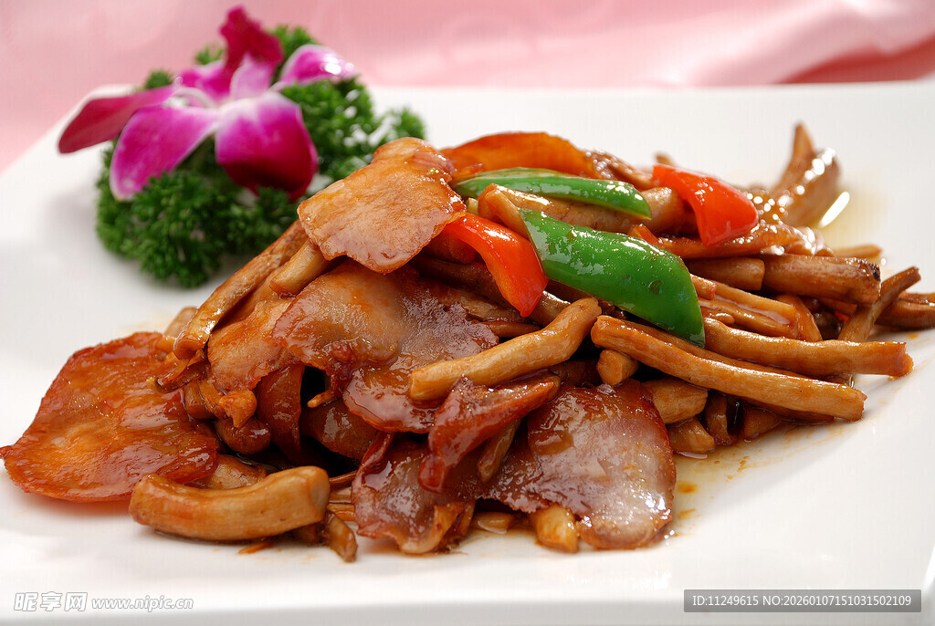 茶树菇炒炭烧肉