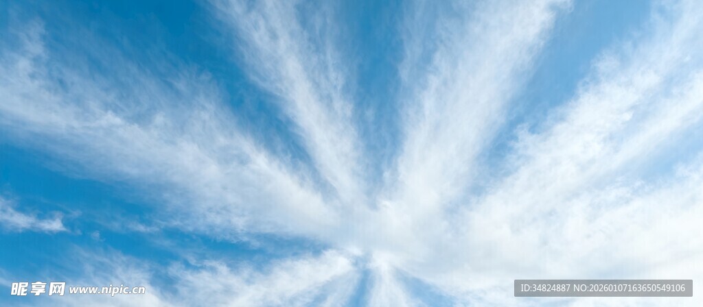 蓝天绽放的美丽云景