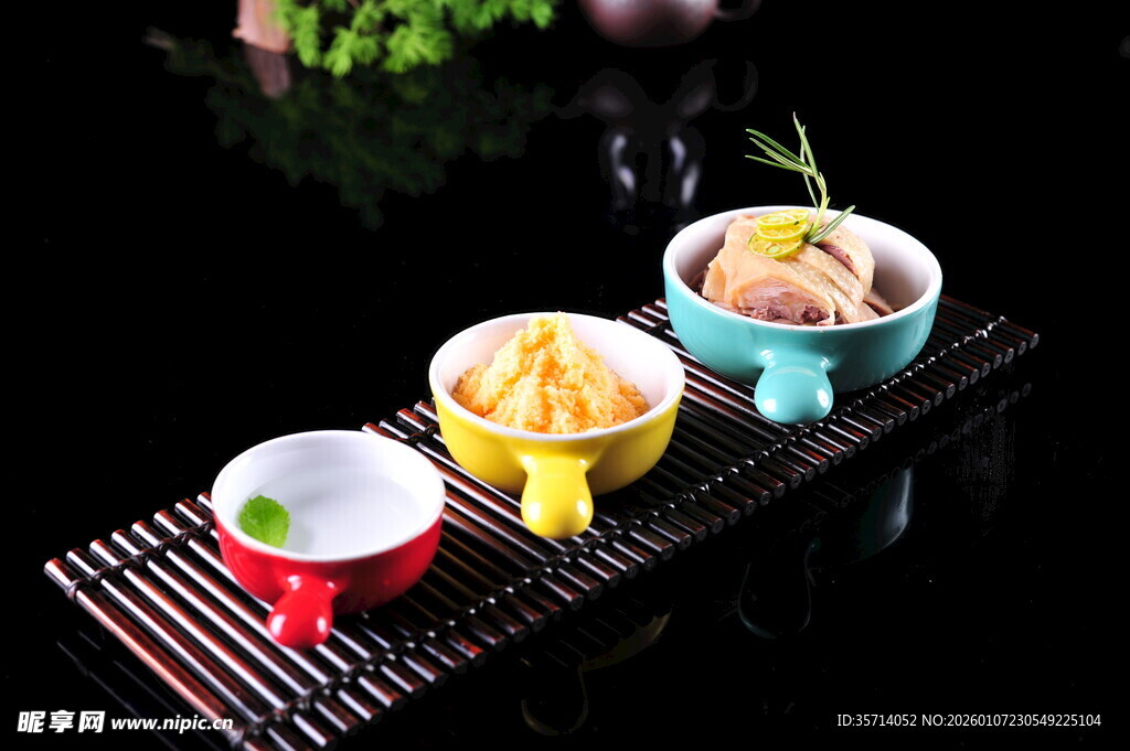 精致三色碗装美味小食